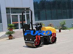 抓住特色打通渠道，全液壓小型壓路機(jī)廠家順利發(fā)展